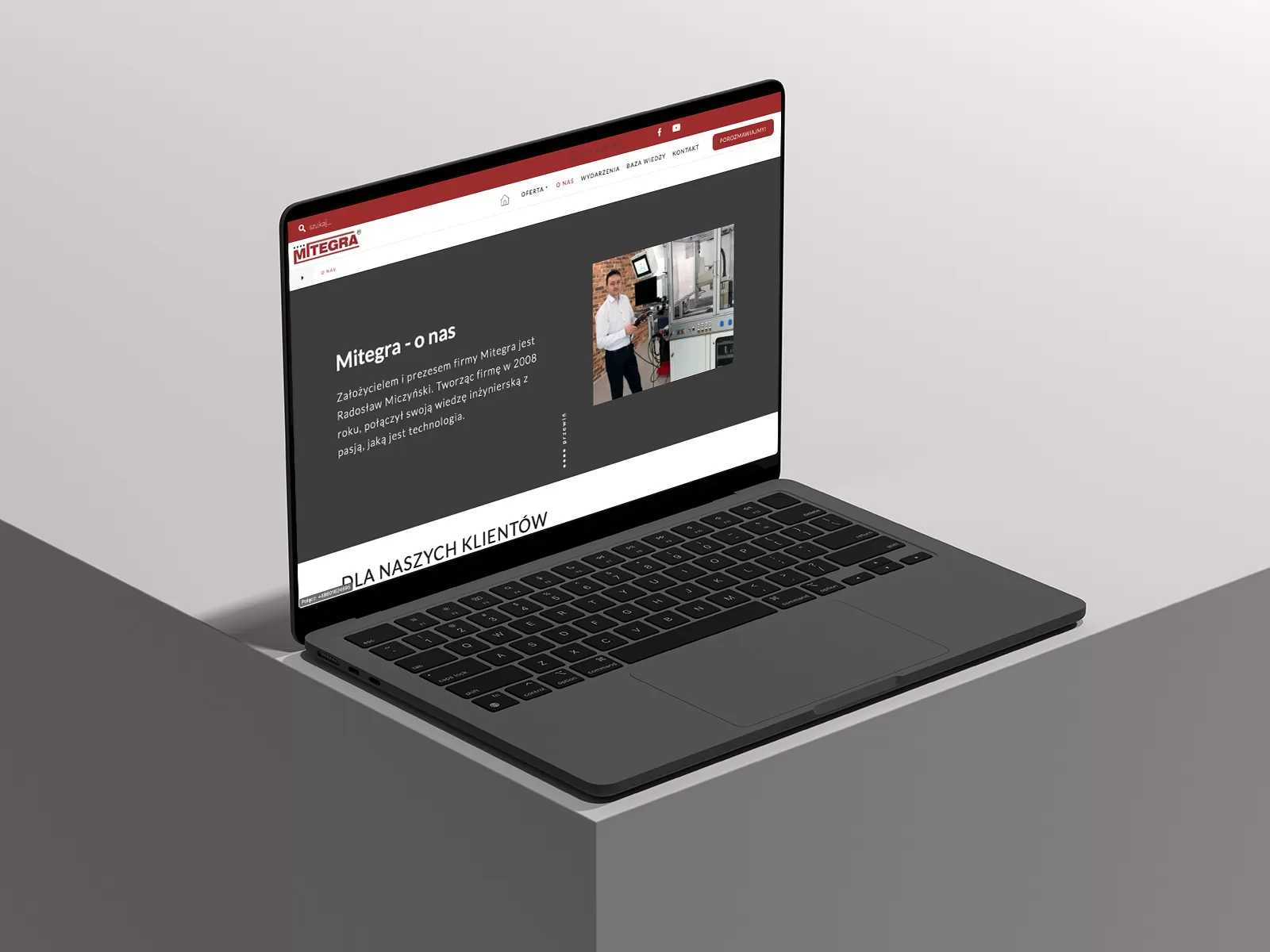 Strona internetowa na laptopie